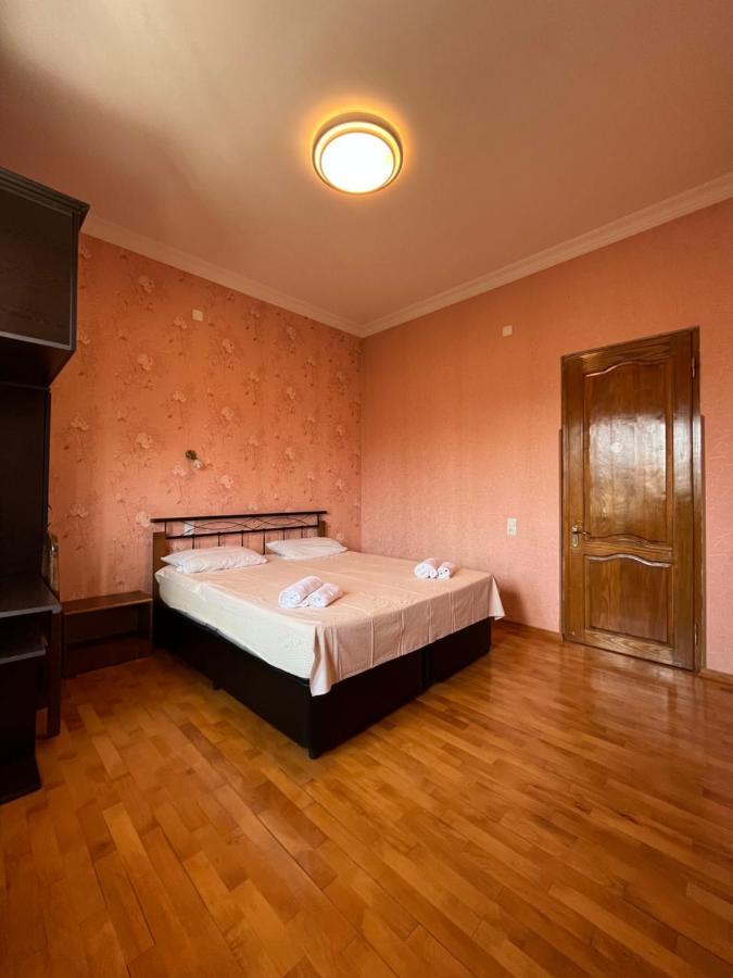 House On Ganja Street Hotel Kutaiszi Kültér fotó